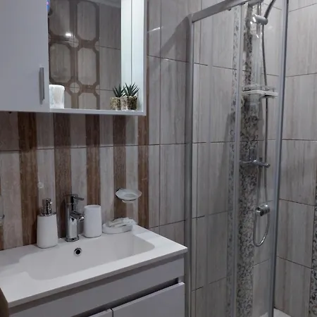 Paradiso Aparthotel, 106 *